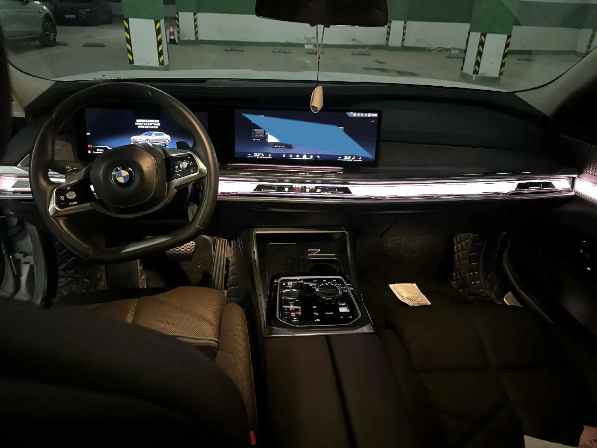 2023 BMW 7 Series 3.0T 381HP L6 8AT,autocango,china used car exporter,china ev exporter,chinese used car exporter,chinese used ev exporter