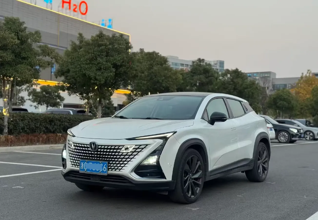 2020 ChangAn UNI-T 1.5T 180HP L4 7DCT,autocango,china used car exporter,china ev exporter,chinese used car exporter,chinese used ev exporter