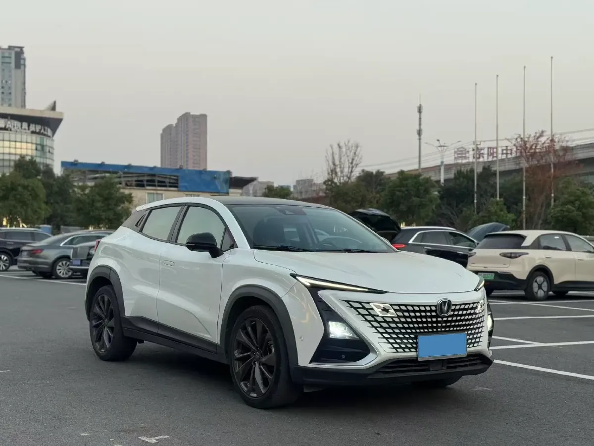 2020 ChangAn UNI-T 1.5T 180HP L4 7DCT,autocango,china used car exporter,china ev exporter,chinese used car exporter,chinese used ev exporter