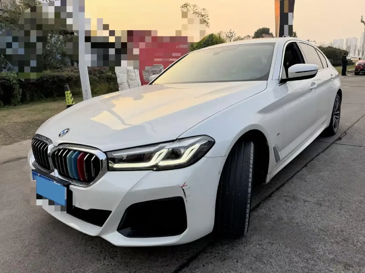 2022 BMW 5 Series 2.0T 184HP L4 8AT