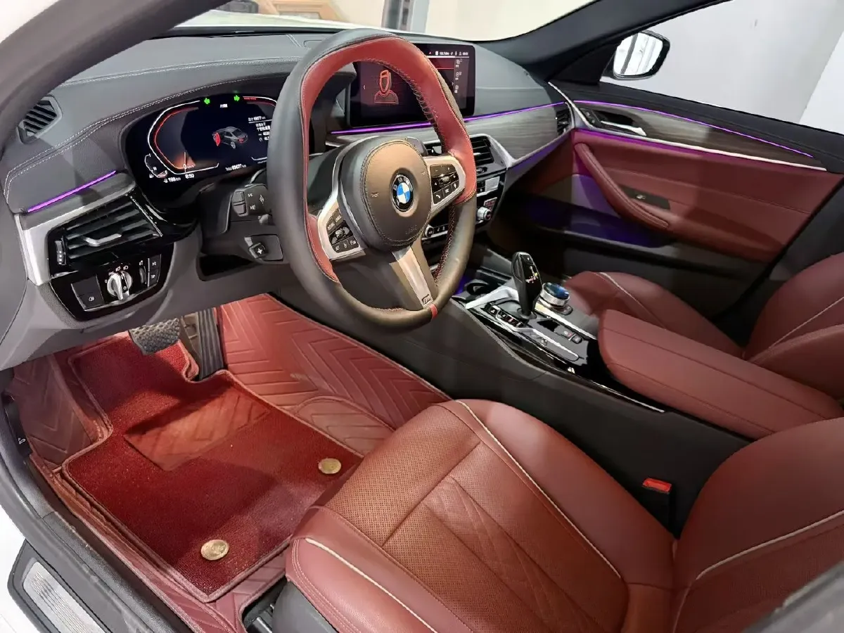 2022 BMW 5 Series 2.0T 252HP L4 8AT,autocango,china used car exporter,china ev exporter,chinese used car exporter,chinese used ev exporter