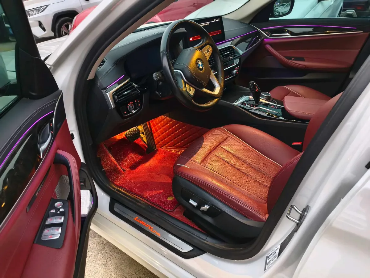 2022 BMW 5 Series 2.0T 184HP L4 8AT,autocango,china used car exporter,china ev exporter,chinese used car exporter,chinese used ev exporter