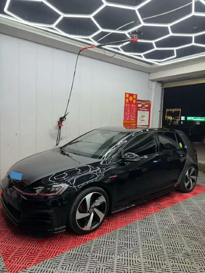 2018 Volkswagen GolfGTI 2.0T 220HP L4 7DCT