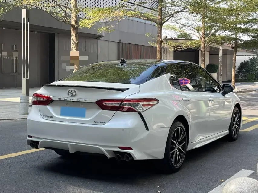 2021 Toyota Camry 2.5L 209HP L4 8AT,autocango,china used car exporter,china ev exporter,chinese used car exporter,chinese used ev exporter