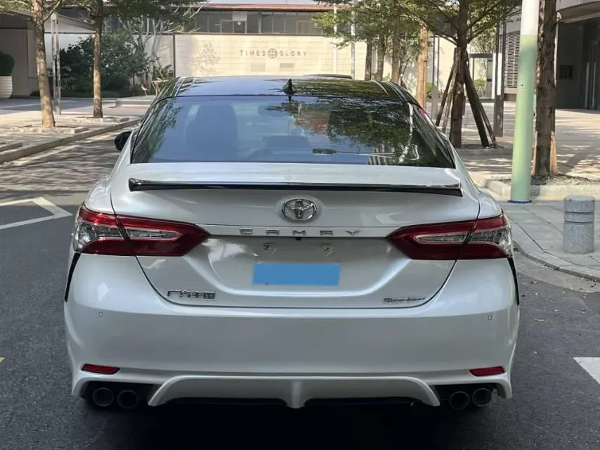 2021 Toyota Camry 2.5L 209HP L4 8AT,autocango,china used car exporter,china ev exporter,chinese used car exporter,chinese used ev exporter