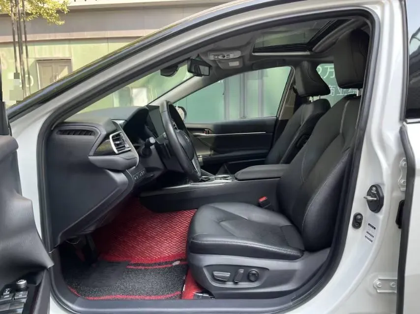 2021 Toyota Camry 2.5L 209HP L4 8AT,autocango,china used car exporter,china ev exporter,chinese used car exporter,chinese used ev exporter