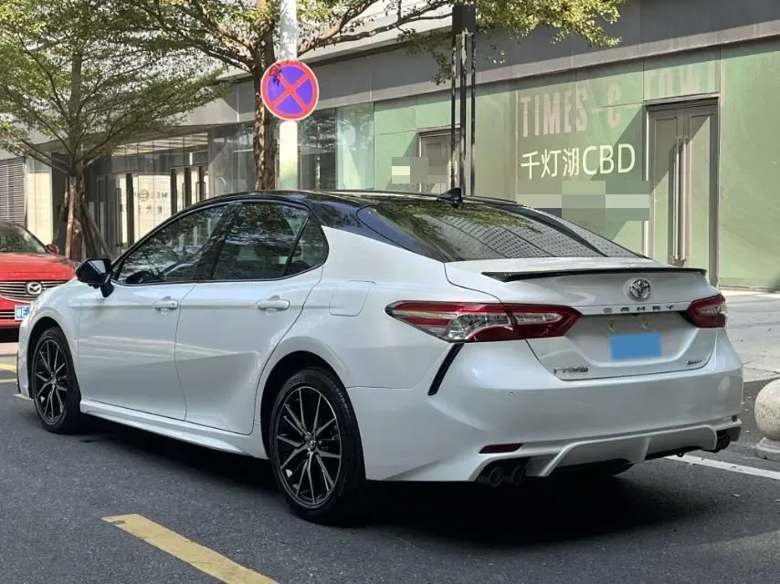 2021 Toyota Camry 2.5L 209HP L4 8AT,autocango,china used car exporter,china ev exporter,chinese used car exporter,chinese used ev exporter