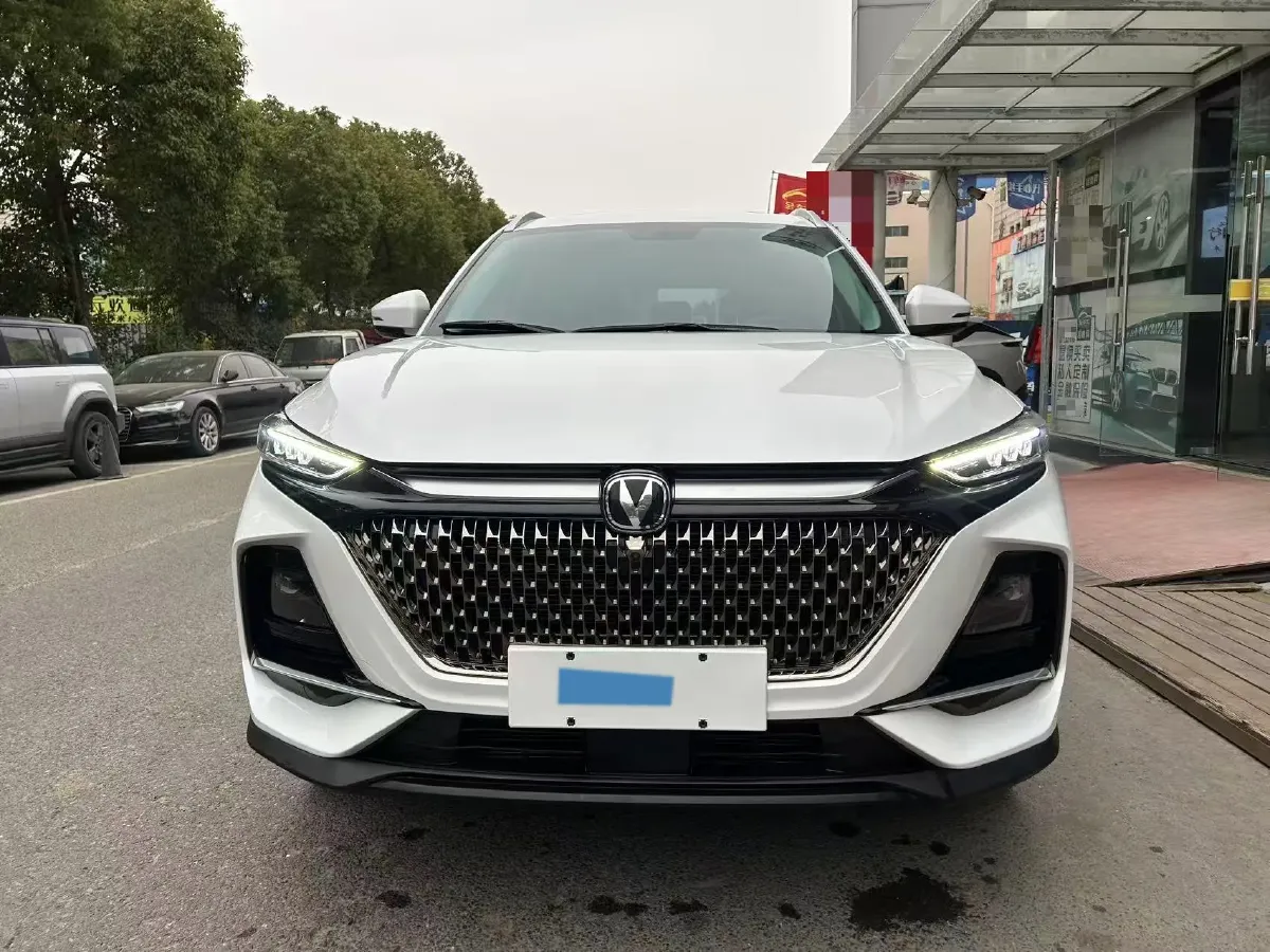 2024 ChangAn X7 PLUS 1.5T 188HP L4 7DCT,autocango,china used car exporter,china ev exporter,chinese used car exporter,chinese used ev exporter