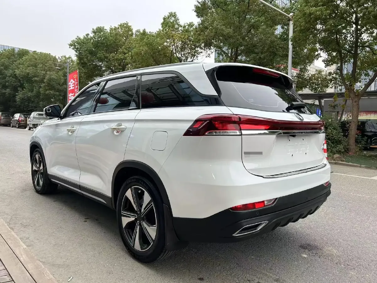 2024 ChangAn X7 PLUS 1.5T 188HP L4 7DCT,autocango,china used car exporter,china ev exporter,chinese used car exporter,chinese used ev exporter