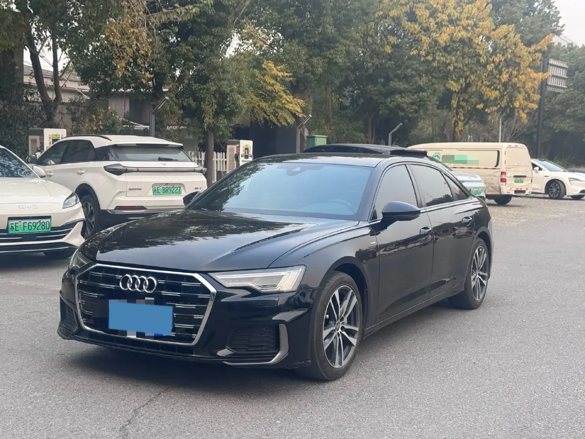 2022 Audi A6L 2.0T 190HP L4 7DCT