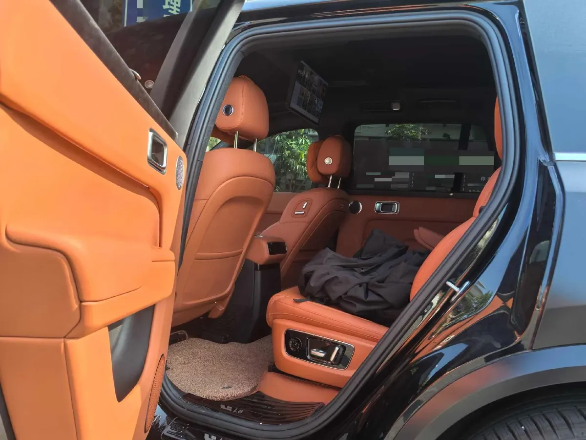 2024 Ford Bronco 2.3T 275HP L4 10AT,autocango,china used car exporter,china ev exporter,chinese used car exporter,chinese used ev exporter