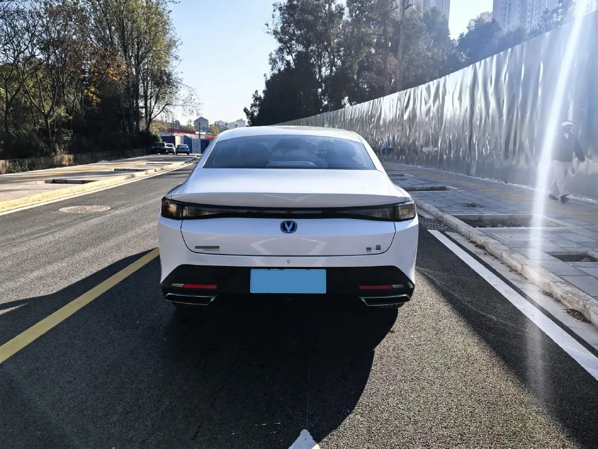 2025 ChangAn Eado 1.5T 192HP L4 7DCT,autocango,china used car exporter,china ev exporter,chinese used car exporter,chinese used ev exporter