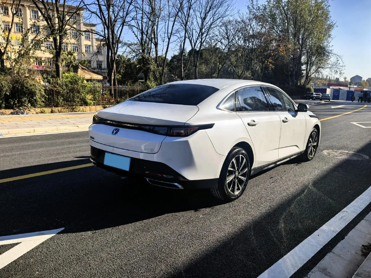 2025 ChangAn Eado 1.5T 192HP L4 7DCT,autocango,china used car exporter,china ev exporter,chinese used car exporter,chinese used ev exporter