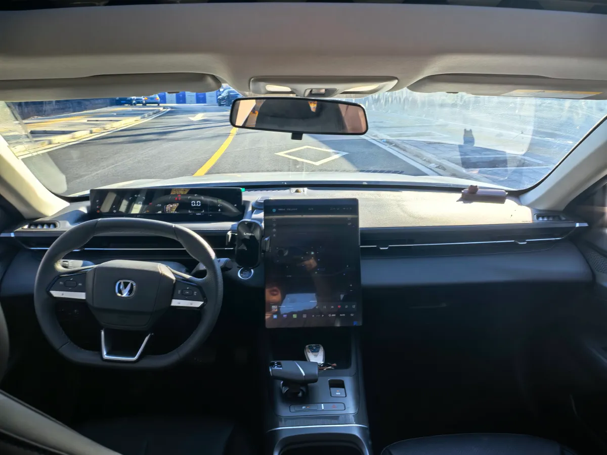 2025 ChangAn Eado 1.5T 192HP L4 7DCT,autocango,china used car exporter,china ev exporter,chinese used car exporter,chinese used ev exporter