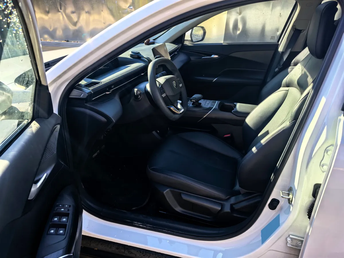 2025 ChangAn Eado 1.5T 192HP L4 7DCT,autocango,china used car exporter,china ev exporter,chinese used car exporter,chinese used ev exporter