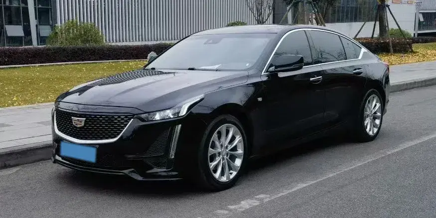 2022 Cadillac CT5 2.0T 237HP L4 10AT