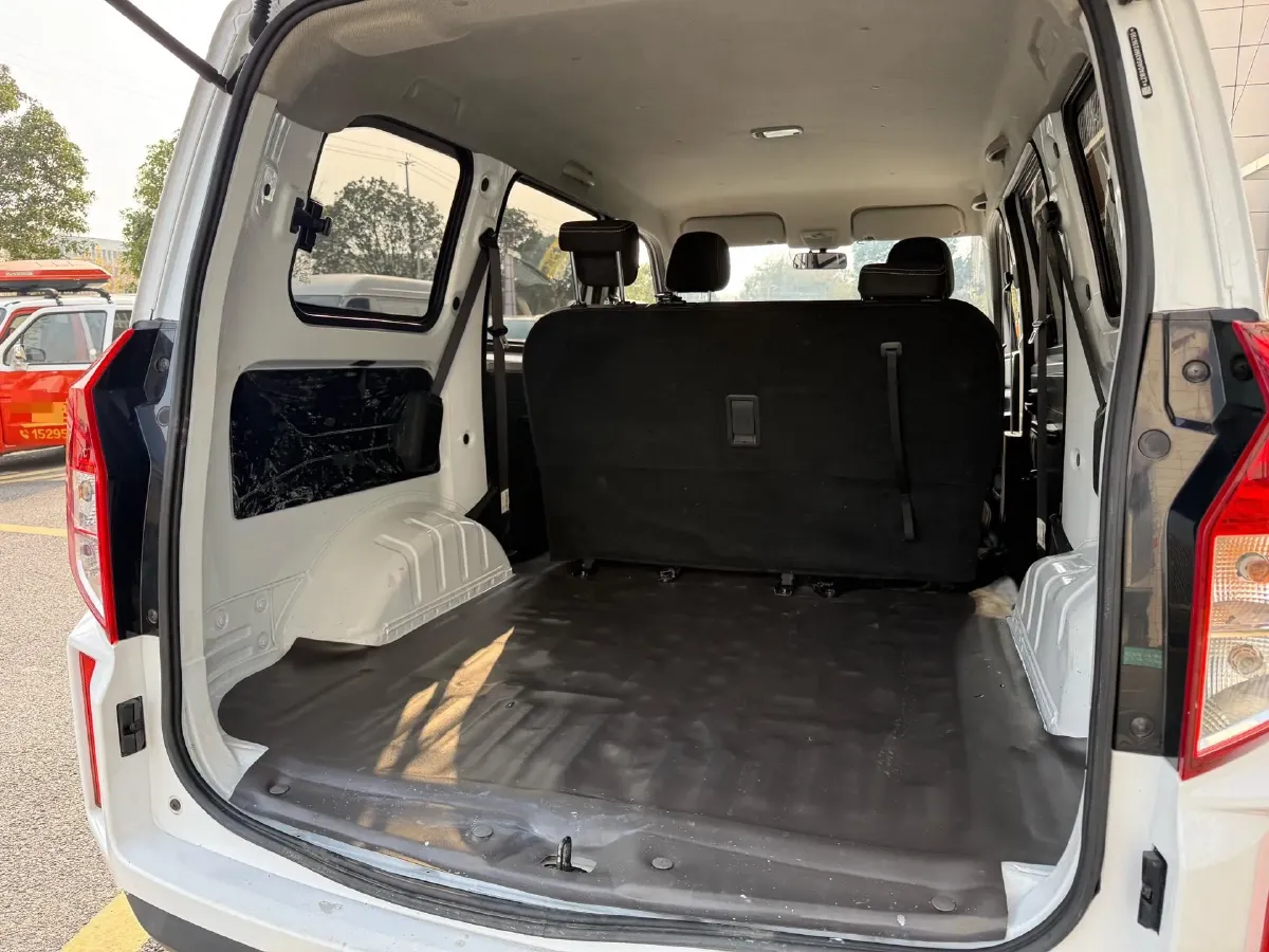 2020 WuLing HongGuang Plus 1.5L 99HP L4 6MT,autocango,china used car exporter,china ev exporter,chinese used car exporter,chinese used ev exporter