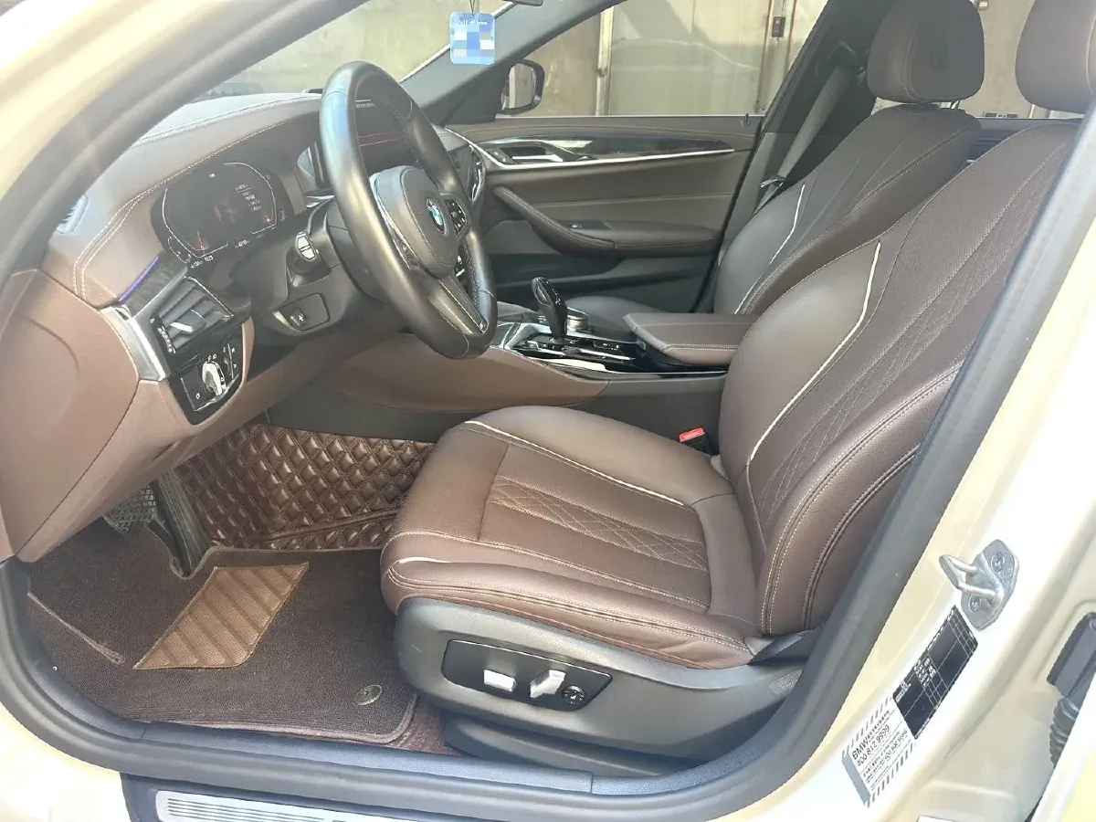 2021 BMW 5 Series 2.0T 184HP L4 8AT,autocango,china used car exporter,china ev exporter,chinese used car exporter,chinese used ev exporter