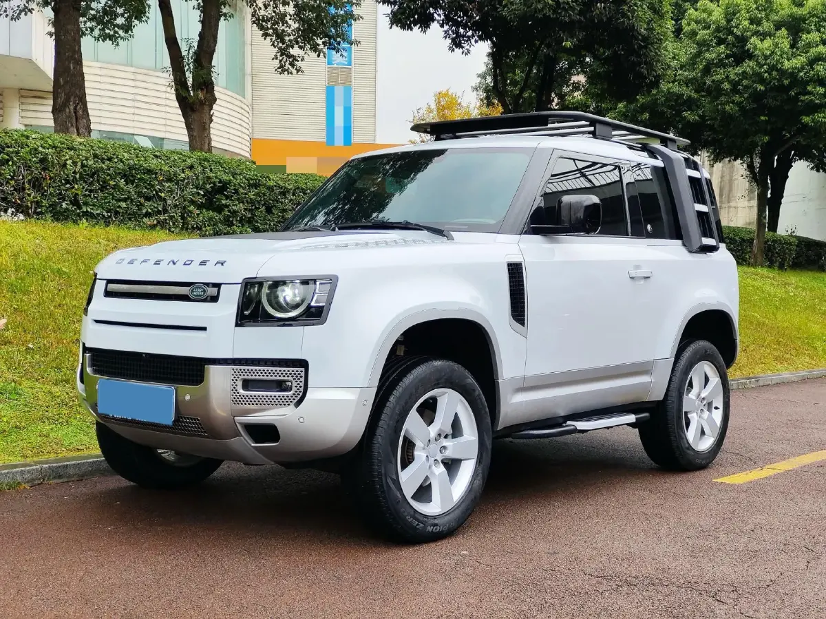 2022 Land Rover Defender 2.0T 300HP L4 8AT