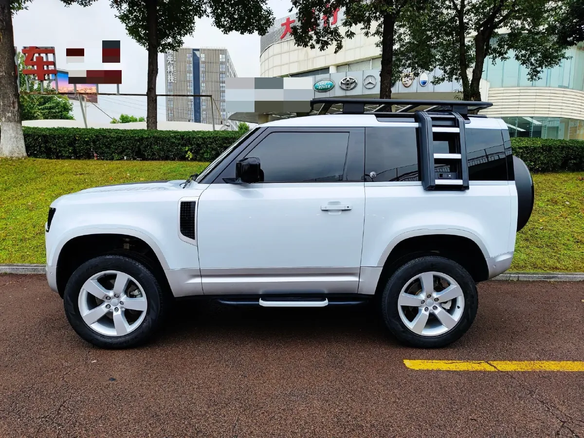 2022 Land Rover Defender 2.0T 300HP L4 8AT,autocango,china used car exporter,china ev exporter,chinese used car exporter,chinese used ev exporter