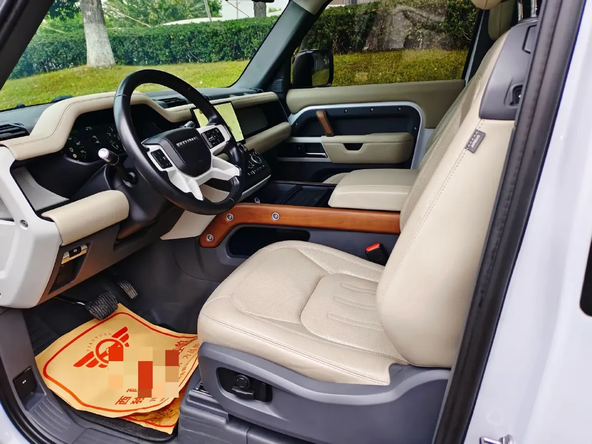 2022 Land Rover Defender 2.0T 300HP L4 8AT,autocango,china used car exporter,china ev exporter,chinese used car exporter,chinese used ev exporter