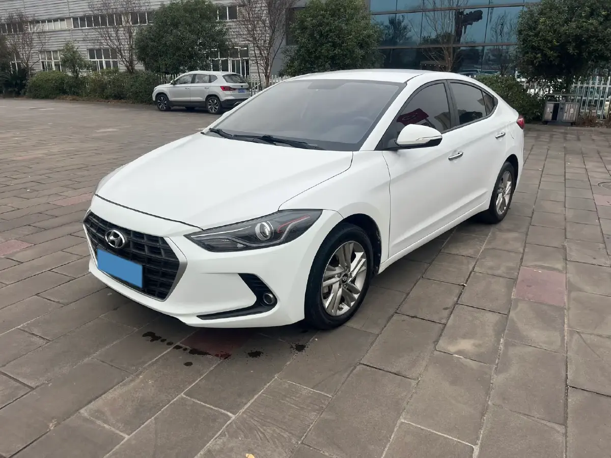 2020 Hyundai Elantra 1.5L 115HP L4 6MT