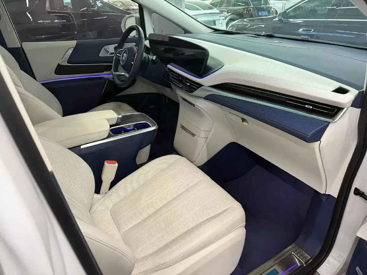 2023 Buick Century 2.0T 237HP L4 9AT,autocango,china used car exporter,china ev exporter,chinese used car exporter,chinese used ev exporter