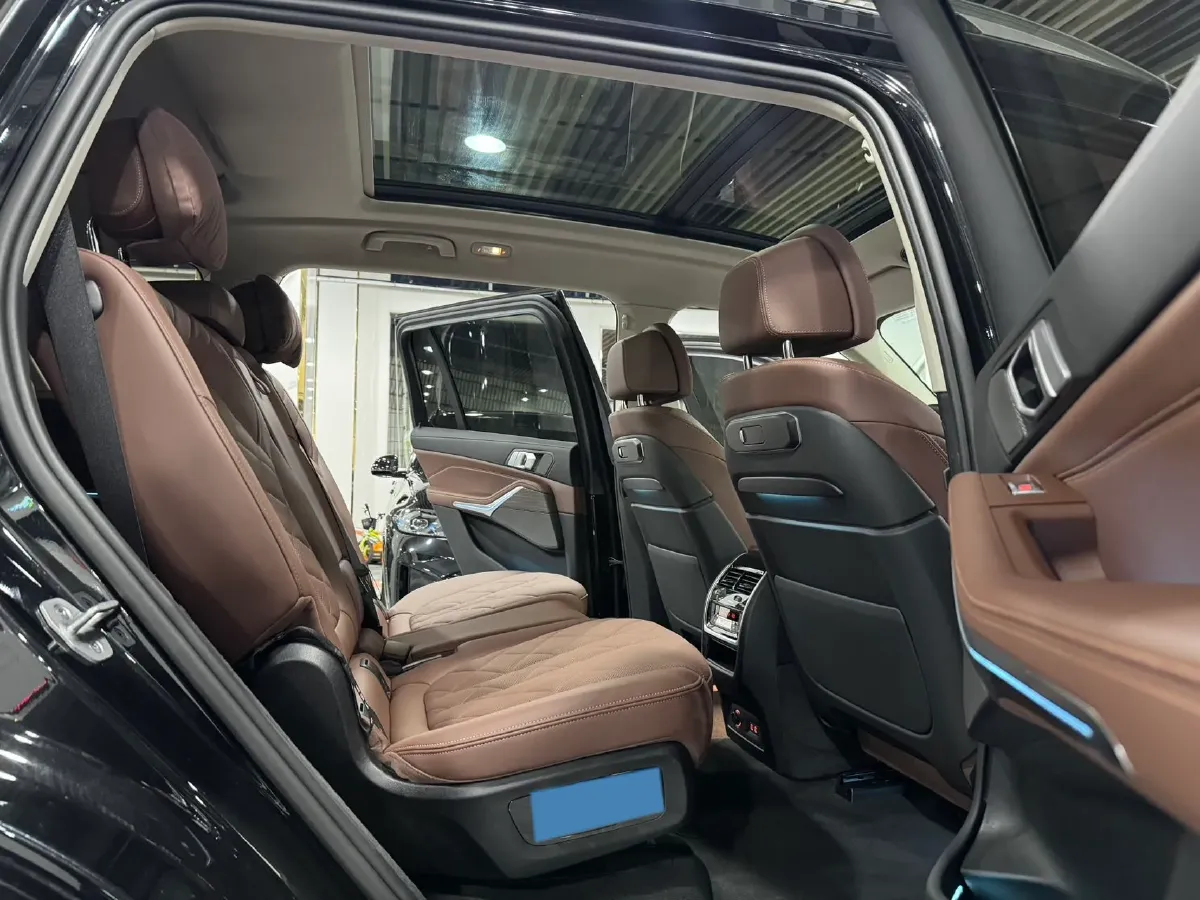 2023 BMW X7 3.0T 381HP L6 8AT,autocango,china used car exporter,china ev exporter,chinese used car exporter,chinese used ev exporter