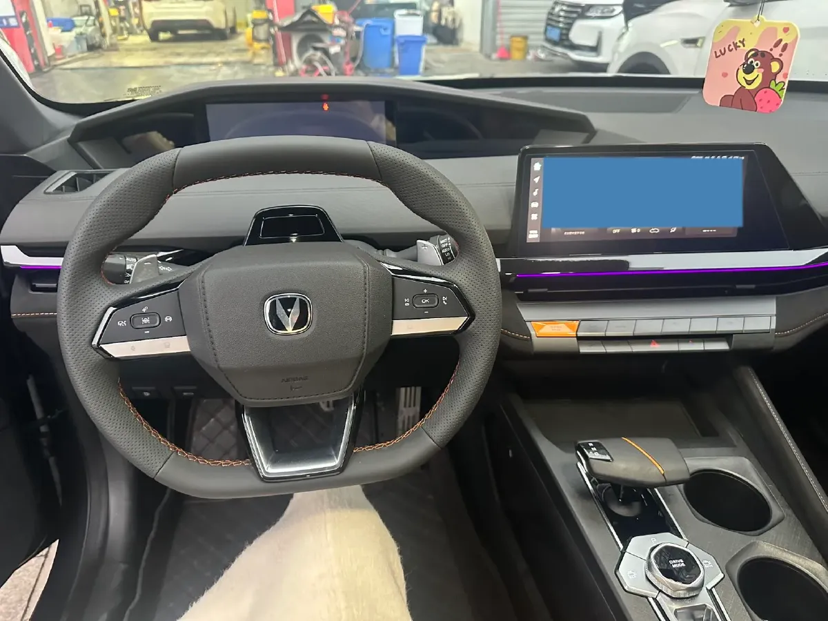 2024 ChangAn UNI-V 1.5T 188HP L4 7DCT,autocango,china used car exporter,china ev exporter,chinese used car exporter,chinese used ev exporter