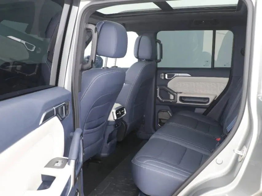 2024 Jetour ShanHai TravellerC-DM 1.5T 156HP L4 3DHT PHEV 43.24KWH,autocango,china used car exporter,china ev exporter,chinese used car exporter,chinese used ev exporter