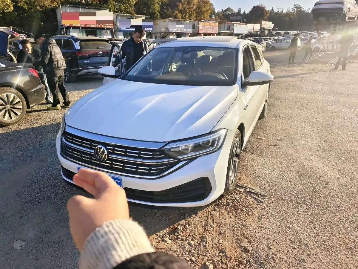 2023 Volkswagen Sagitar 1.5T 160HP L4 7DCT