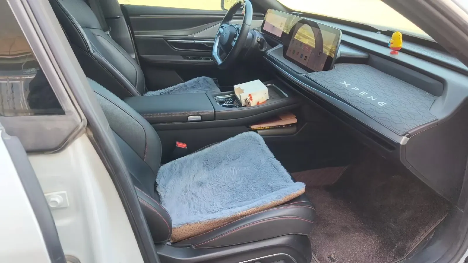 2023 Xpeng P7 BEV 86.2KWH,autocango,china used car exporter,china ev exporter,chinese used car exporter,chinese used ev exporter