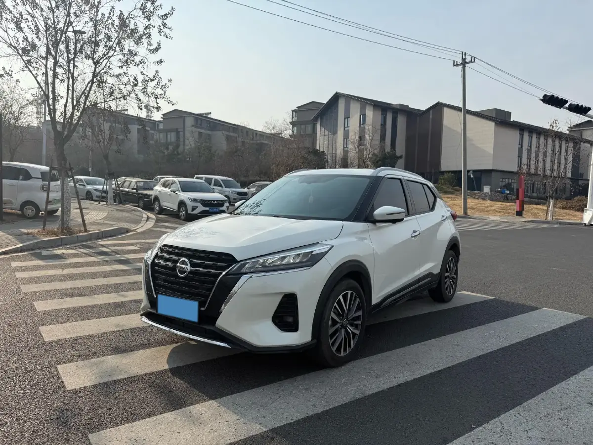 2022 Nissan Kicks 1.5L 122HP L4 CVT