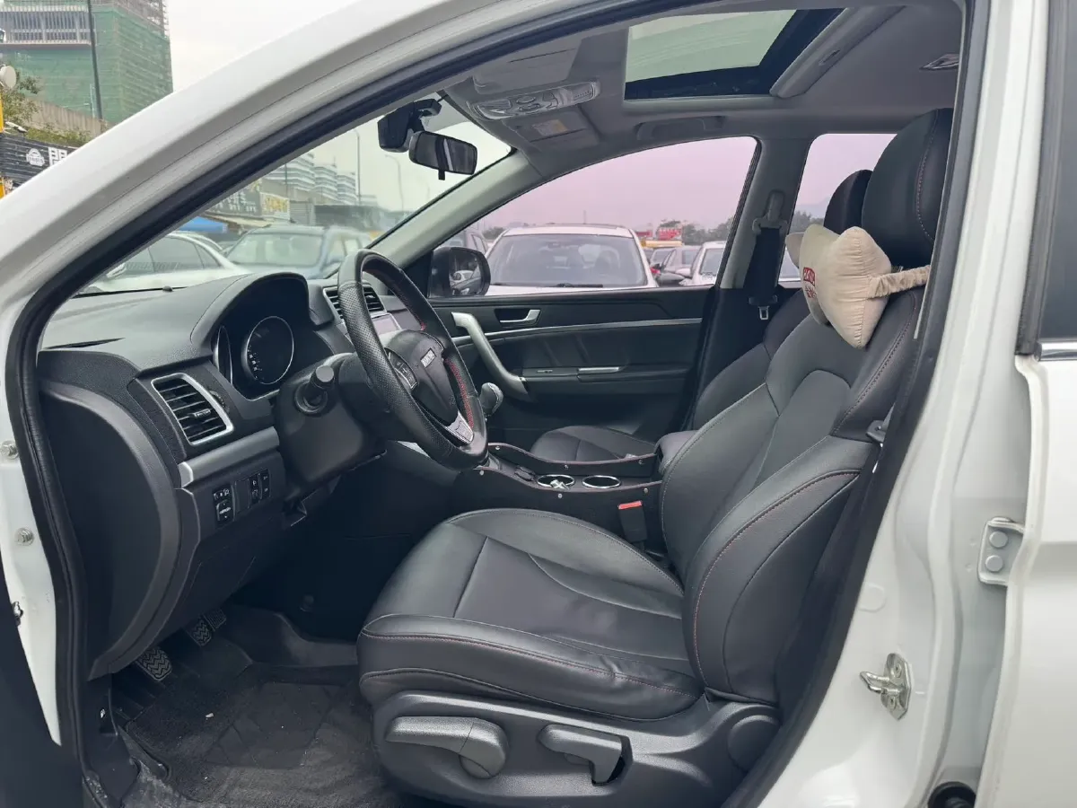2019 Haval M6 1.5T 150HP L4 6MT,autocango,china used car exporter,china ev exporter,chinese used car exporter,chinese used ev exporter