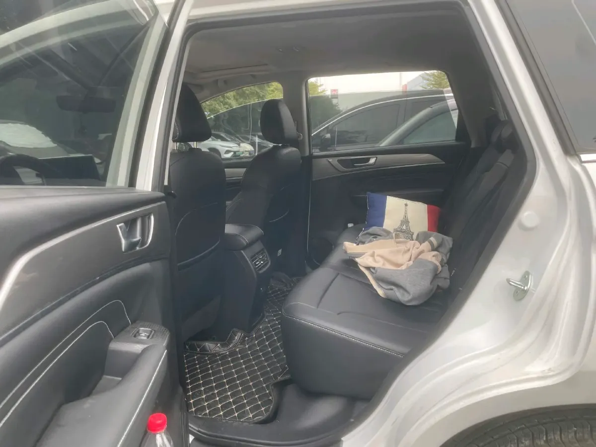 2021 Haval M6 1.5T 150HP L4 7DCT,autocango,china used car exporter,china ev exporter,chinese used car exporter,chinese used ev exporter