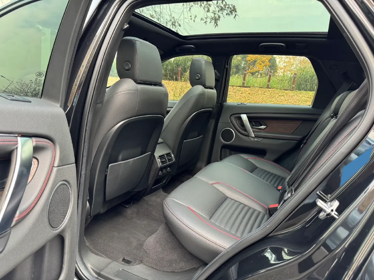 2020 Land Rover Discovery Sport 2.0T 249HP L4 9AT,autocango,china used car exporter,china ev exporter,chinese used car exporter,chinese used ev exporter