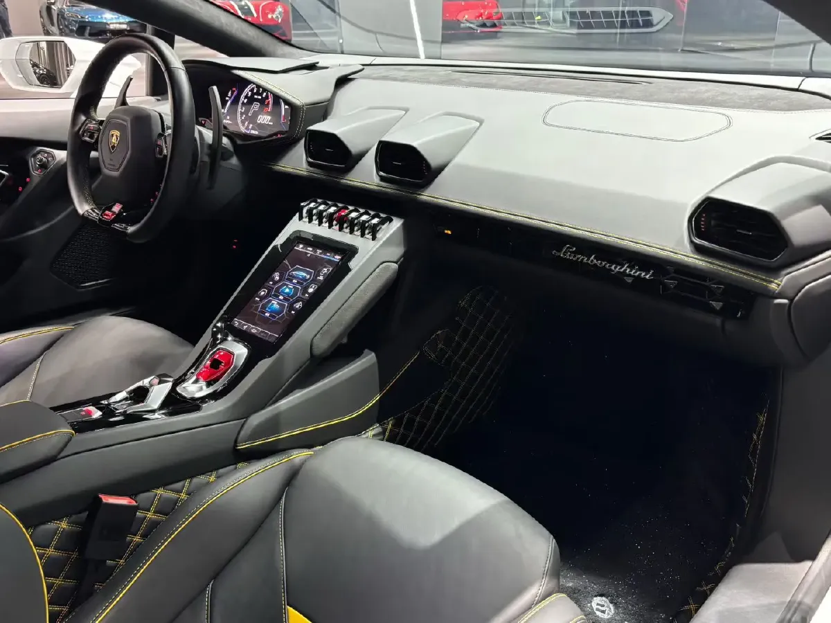 2020 Lamborghini Huracán 5.2L 611HP V10 7DCT,autocango,china used car exporter,china ev exporter,chinese used car exporter,chinese used ev exporter