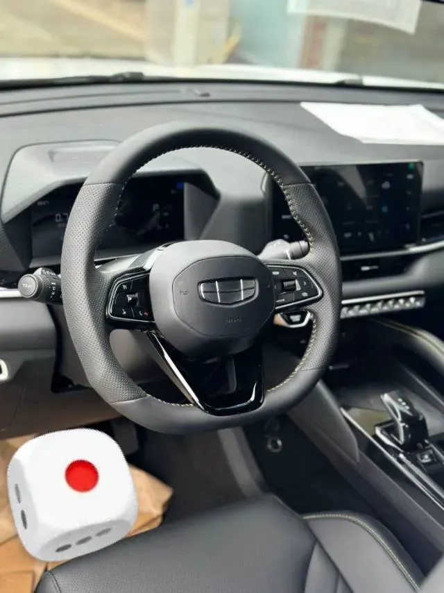 2025 Geely Coolray 1.5T 181HP L4 7DCT,autocango,china used car exporter,china ev exporter,chinese used car exporter,chinese used ev exporter