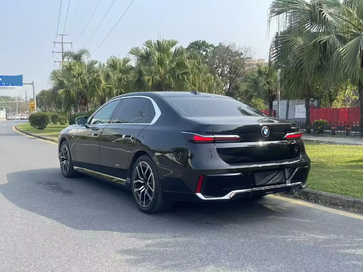 2023 BMW 7 Series 3.0T 272HP L6 8AT,autocango,china used car exporter,china ev exporter,chinese used car exporter,chinese used ev exporter