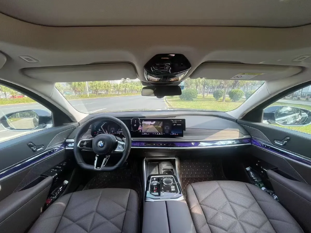 2023 BMW 7 Series 3.0T 272HP L6 8AT,autocango,china used car exporter,china ev exporter,chinese used car exporter,chinese used ev exporter