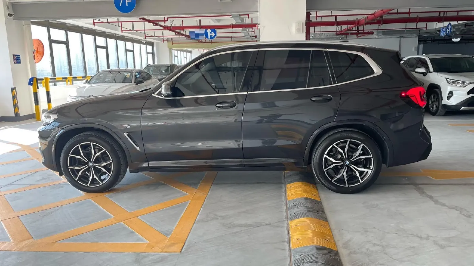 2022 BMW X3 2.0T 184HP L4 8AT,autocango,china used car exporter,china ev exporter,chinese used car exporter,chinese used ev exporter