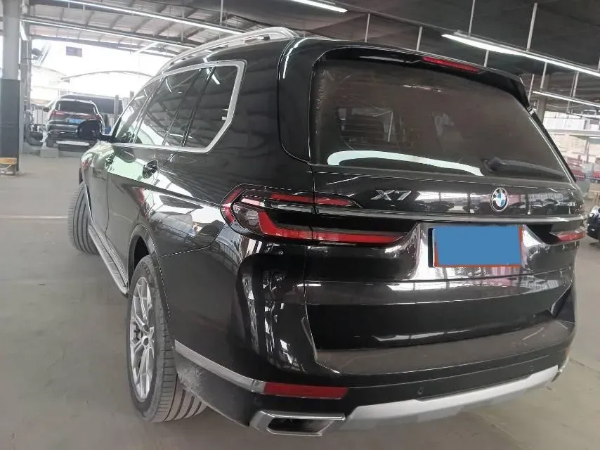 2023 BMW X7 3.0T 381HP L6 8AT,autocango,china used car exporter,china ev exporter,chinese used car exporter,chinese used ev exporter