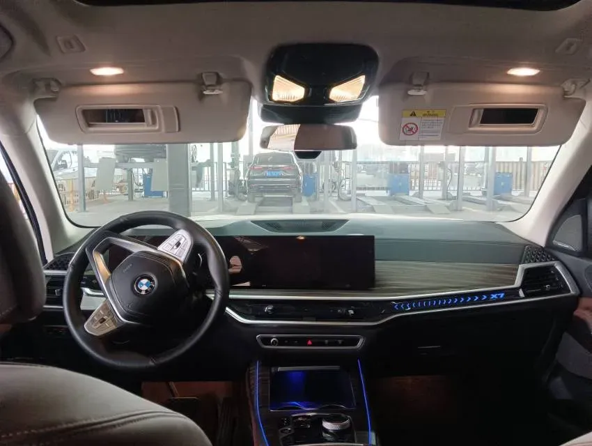 2023 BMW X7 3.0T 381HP L6 8AT,autocango,china used car exporter,china ev exporter,chinese used car exporter,chinese used ev exporter