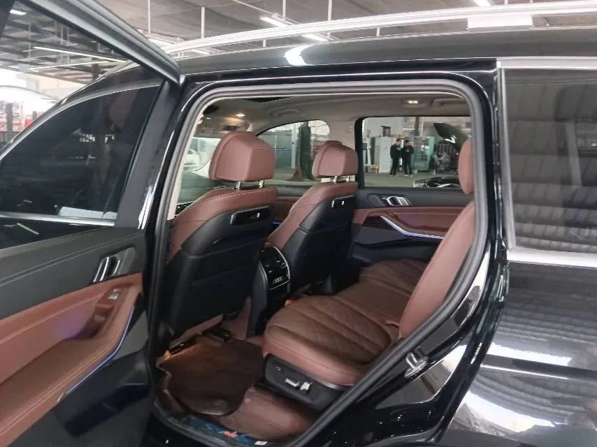 2023 BMW X7 3.0T 381HP L6 8AT,autocango,china used car exporter,china ev exporter,chinese used car exporter,chinese used ev exporter