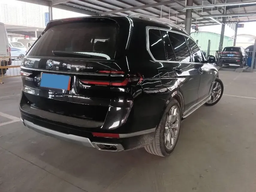 2023 BMW X7 3.0T 381HP L6 8AT,autocango,china used car exporter,china ev exporter,chinese used car exporter,chinese used ev exporter