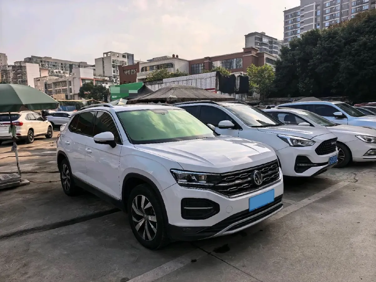 2019 Jeep Cherokee 2.0T 234HP L4 9AT,autocango,china used car exporter,china ev exporter,chinese used car exporter,chinese used ev exporter