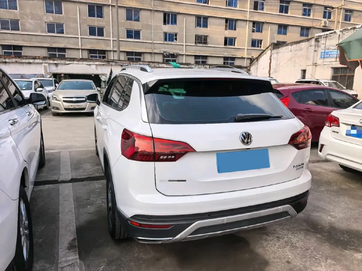 2019 Jeep Cherokee 2.0T 234HP L4 9AT,autocango,china used car exporter,china ev exporter,chinese used car exporter,chinese used ev exporter