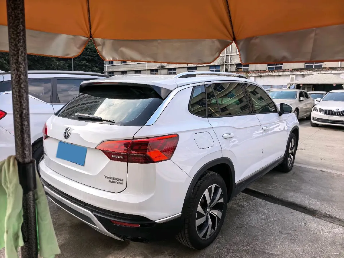 2019 Jeep Cherokee 2.0T 234HP L4 9AT,autocango,china used car exporter,china ev exporter,chinese used car exporter,chinese used ev exporter