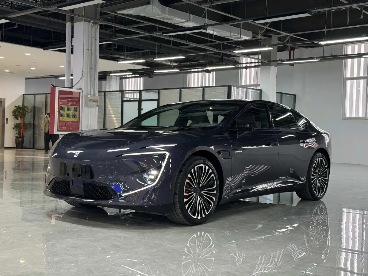 2025 Avatr 12 1.5T 156HP L4 REEV 39.05KWH