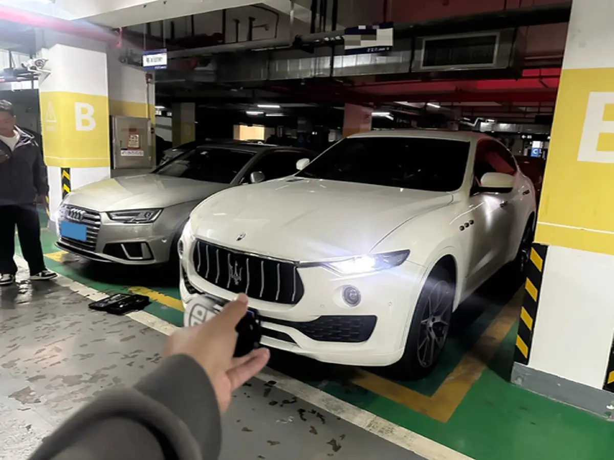 2018 Maserati Levante 3.0T 350HP V6 8AT